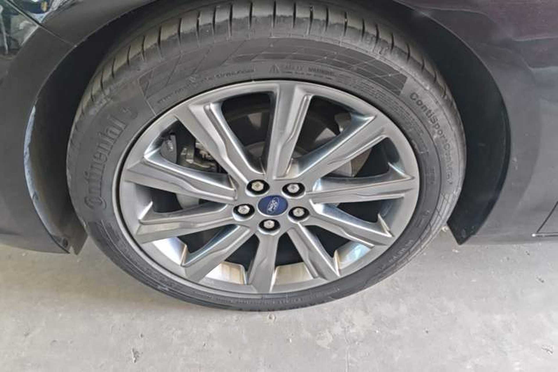 Used Ford Taurus 2019 EcoBoost 245 Premium Edition Left Front Wheel Hub