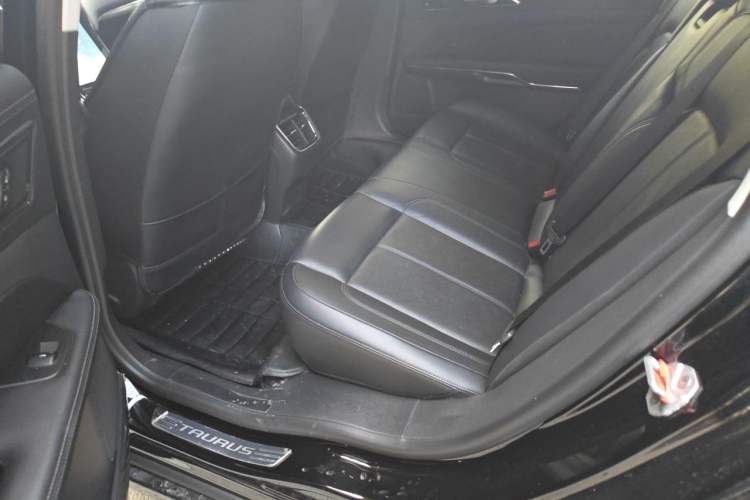 Used Ford Taurus 2019 EcoBoost 245 Premium Edition Left Rear Seat