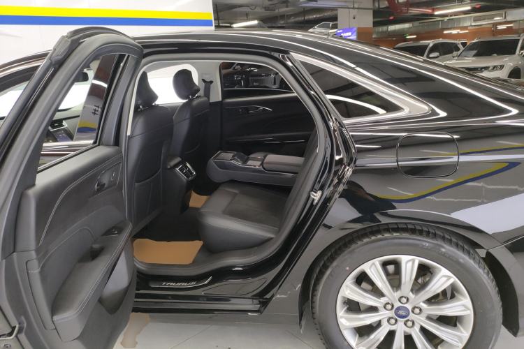 Used Ford Taurus 2019 EcoBoost 245 Comfort Edition Left Rear Seat