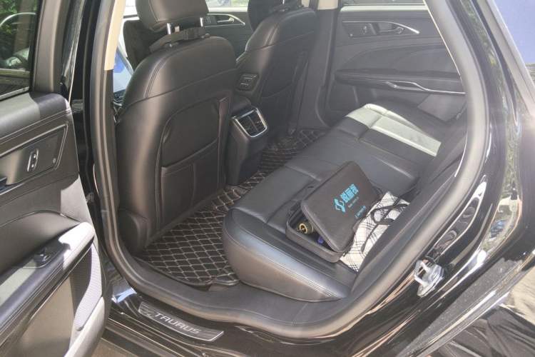 Used Ford Taurus 2019 EcoBoost 245 Premium Edition Left Rear Seat