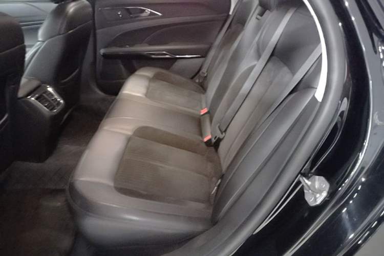 Used Ford Taurus 2019 EcoBoost 245 Comfort Edition Left Rear Seat