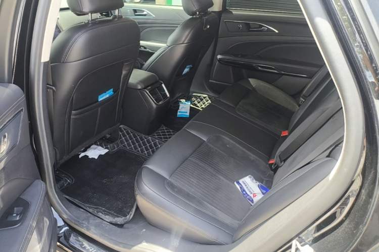 Used Ford Taurus 2019 EcoBoost 245 Comfort Edition Left Rear Seat