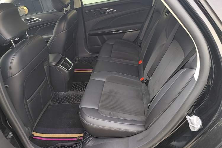 Used Ford Taurus 2019 EcoBoost 245 Comfort Edition Left Rear Seat