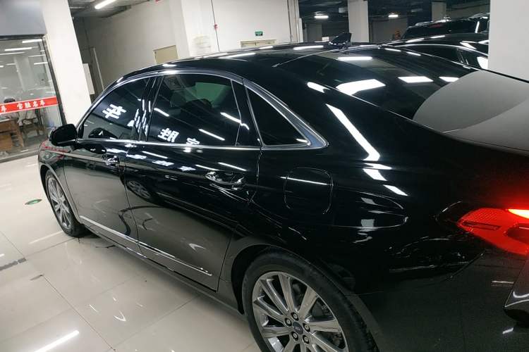 Used Ford Taurus 2019 EcoBoost 245 Premium Edition Left Side