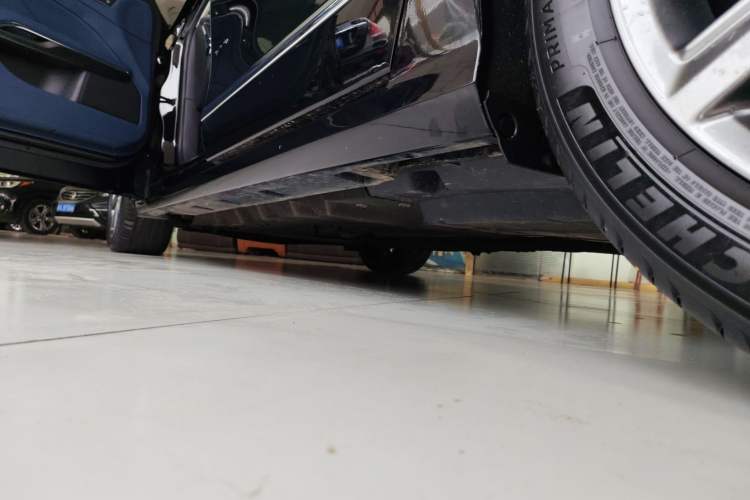 Used Ford Taurus 2019 EcoBoost 245 Premium Edition Left Side Sill