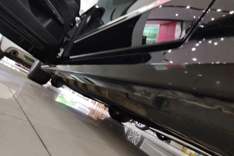 Used Ford Taurus 2019 EcoBoost 245 Comfort Edition Left Side Sill