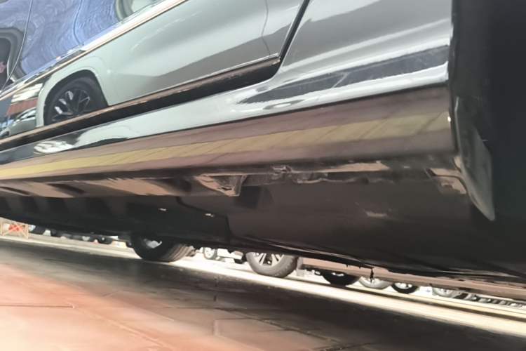 Used Ford Taurus 2019 EcoBoost 245 Premium Edition Left Side Sill