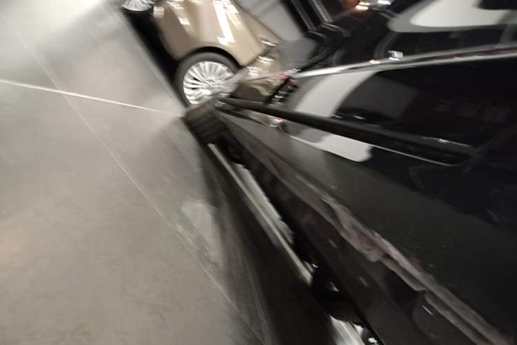 Used Ford Taurus 2019 EcoBoost 245 Premium Edition Left Side Sill