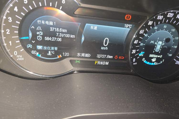 Used Ford Taurus 2019 EcoBoost 245 Premium Edition Odometer Close Up