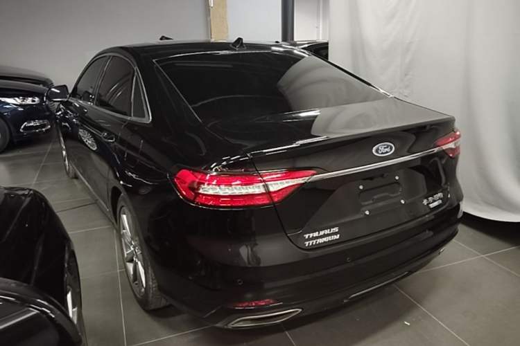 Used Ford Taurus 2019 EcoBoost 245 Premium Edition Rear Left 45 Deg