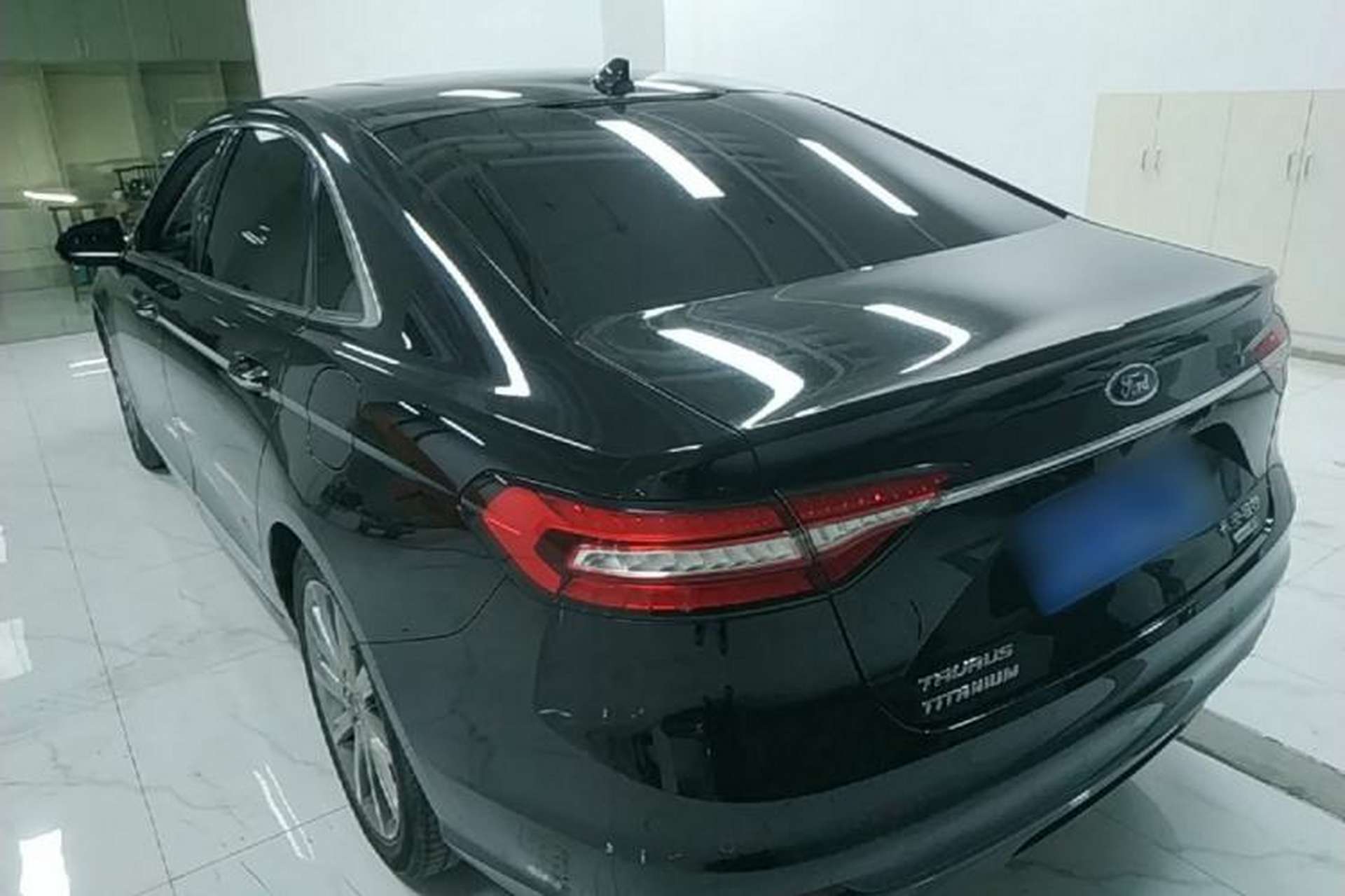 Used Ford Taurus 2019 EcoBoost 245 Premium Edition Rear Left 45 Deg