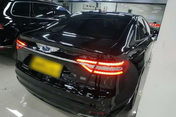 Used Ford Taurus 2019 EcoBoost 245 Premium Edition Rear Right 45 Deg