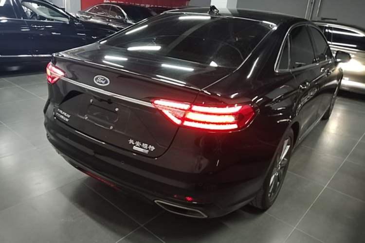 Used Ford Taurus 2019 EcoBoost 245 Premium Edition Rear Right 45 Deg