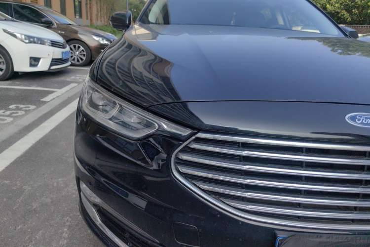 Used Ford Taurus 2019 EcoBoost 245 Premium Edition Right Front Headlight