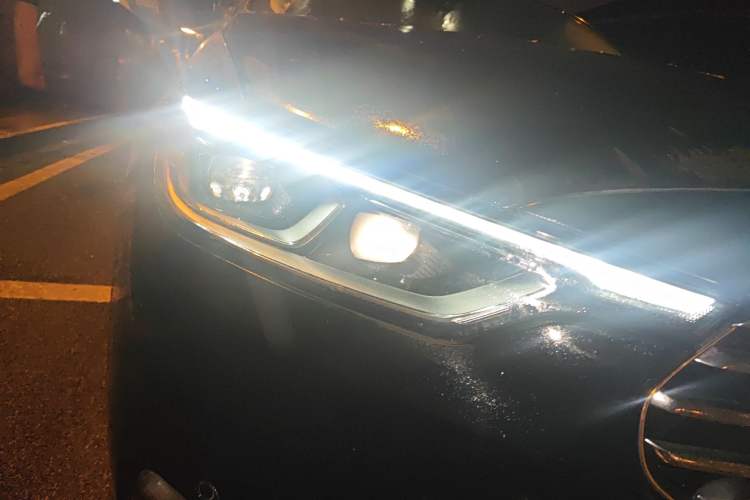 Used Ford Taurus 2019 EcoBoost 245 Premium Edition Right Front Headlight