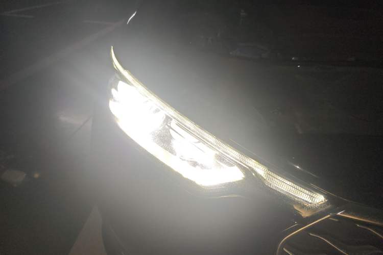 Used Ford Taurus 2019 EcoBoost 245 Premium Edition Right Front Headlight