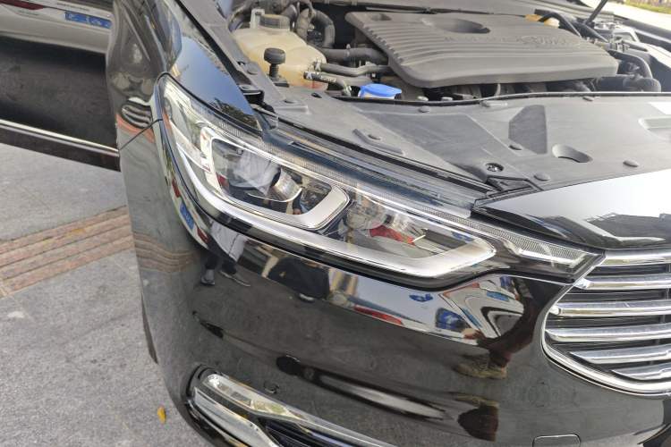Used Ford Taurus 2019 EcoBoost 245 Premium Edition Right Front Headlight