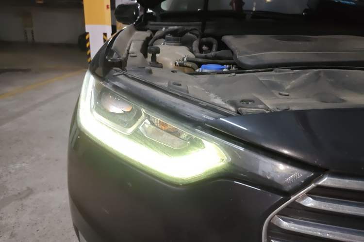 Used Ford Taurus 2019 EcoBoost 245 Comfort Edition Right Front Headlight