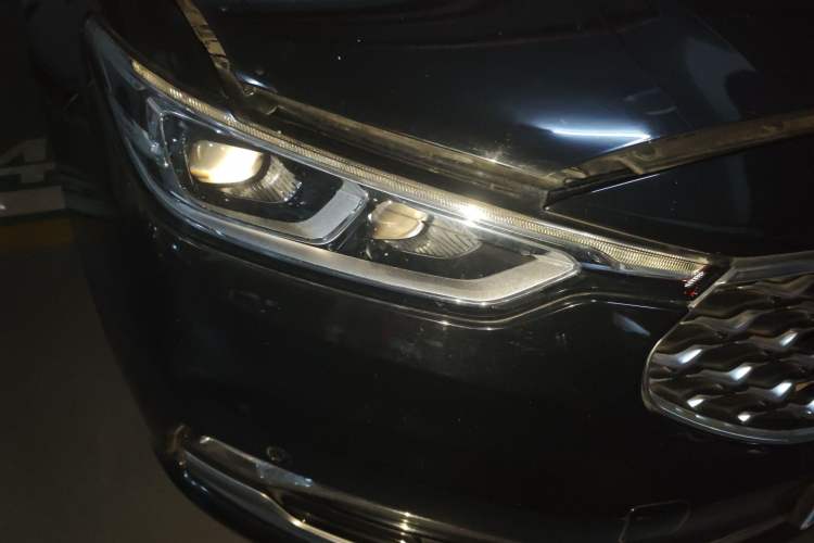 Used Ford Taurus 2019 EcoBoost 245 Vignale Deluxe Edition Right Front Headlight