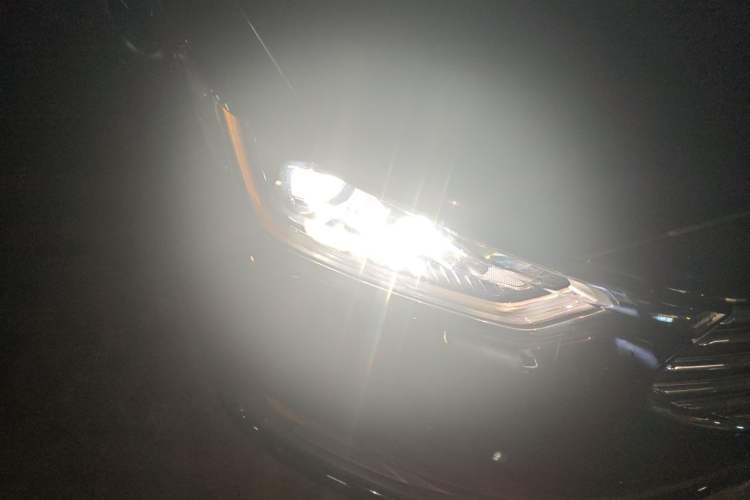 Used Ford Taurus 2019 EcoBoost 245 Comfort Edition Right Front Headlight