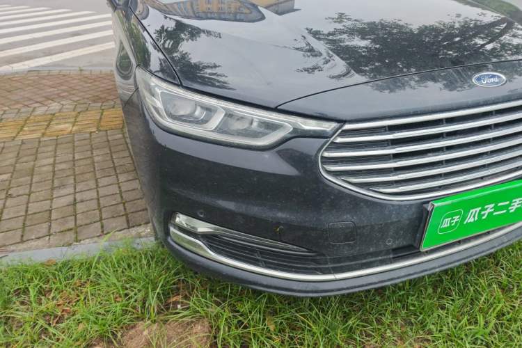 Used Ford Taurus 2019 EcoBoost 245 Premium Edition Right Front Headlight