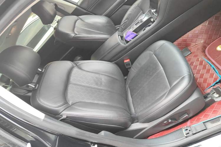 Used Ford Taurus 2019 EcoBoost 245 Premium Edition Right Front Seat