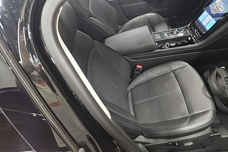 Used Ford Taurus 2019 EcoBoost 245 Premium Edition Right Front Seat