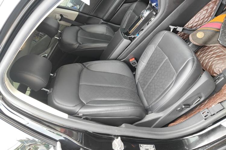 Used Ford Taurus 2019 EcoBoost 245 Premium Edition Right Front Seat