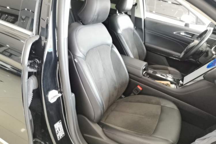Used Ford Taurus 2019 EcoBoost 245 Comfort Edition Right Front Seat