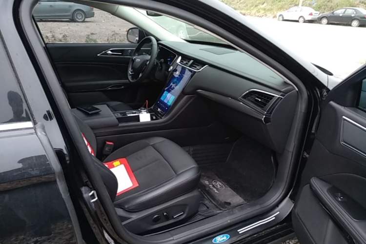 Used Ford Taurus 2019 EcoBoost 245 Comfort Edition Right Front Seat