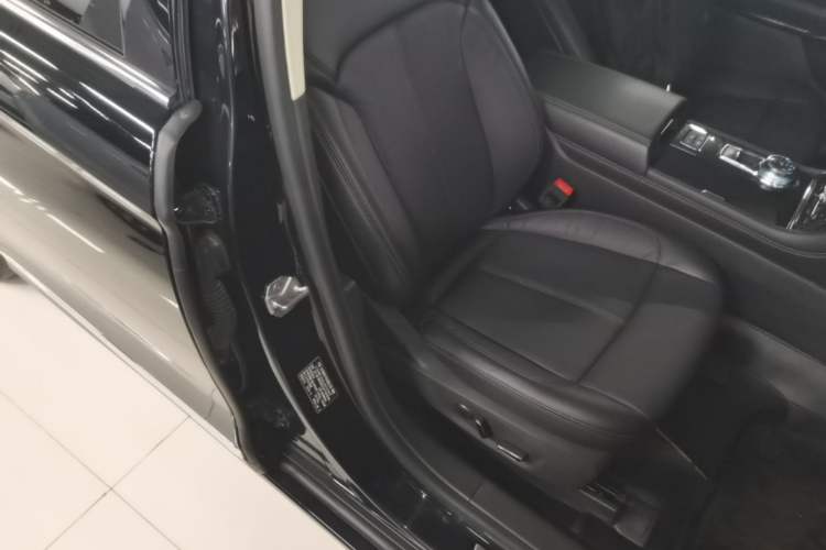 Used Ford Taurus 2019 EcoBoost 245 Premium Edition Right Front Seat