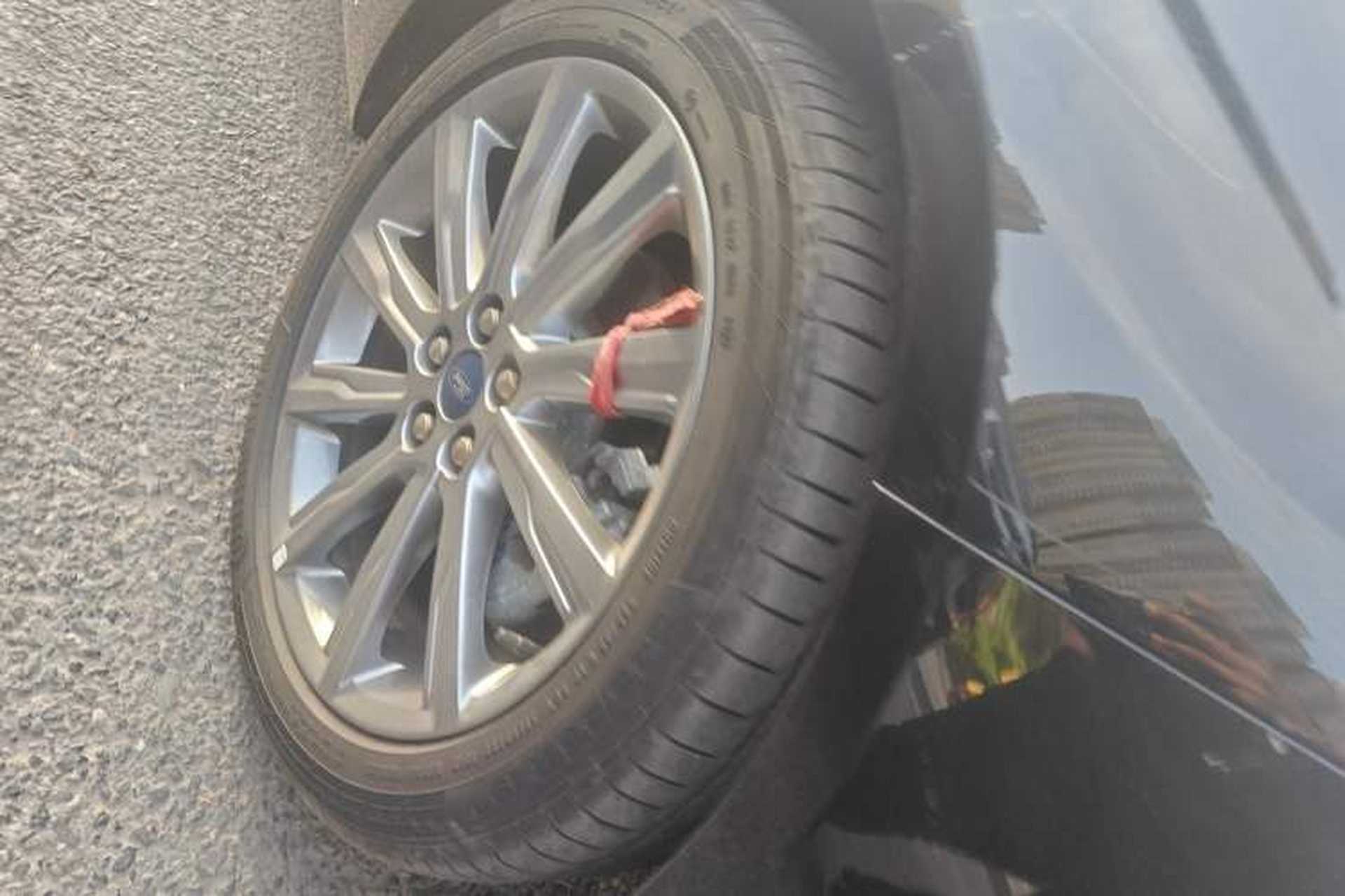Used Ford Taurus 2019 EcoBoost 245 Premium Edition Right Front Wheel Hub