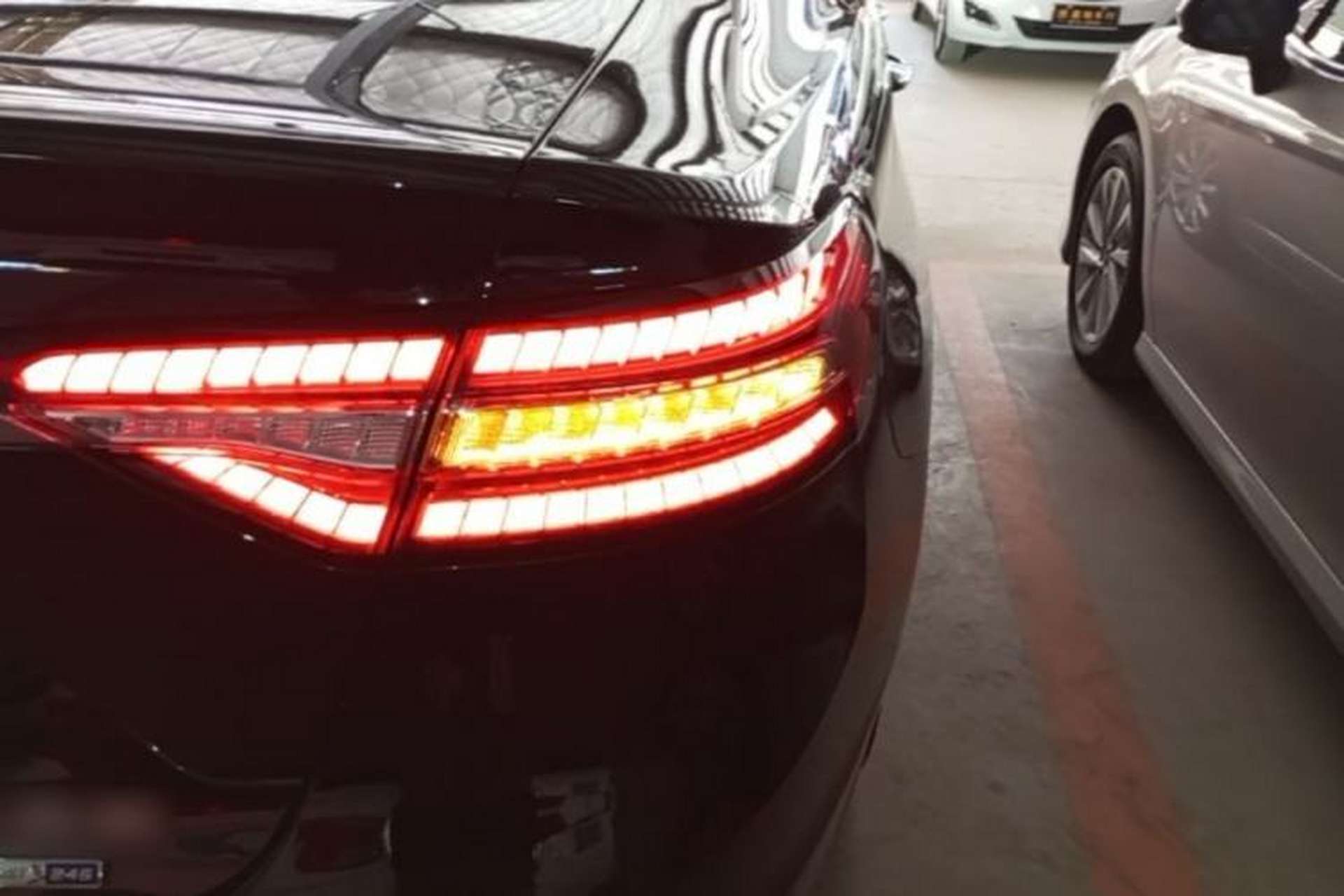 Used Ford Taurus 2019 EcoBoost 245 Premium Edition Right Rear Taillight