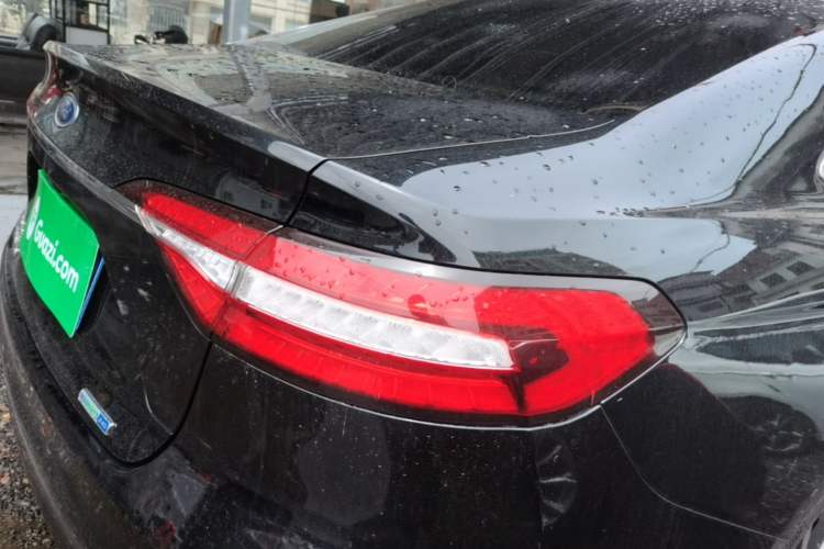 Used Ford Taurus 2019 EcoBoost 245 Premium Edition Right Rear Taillight