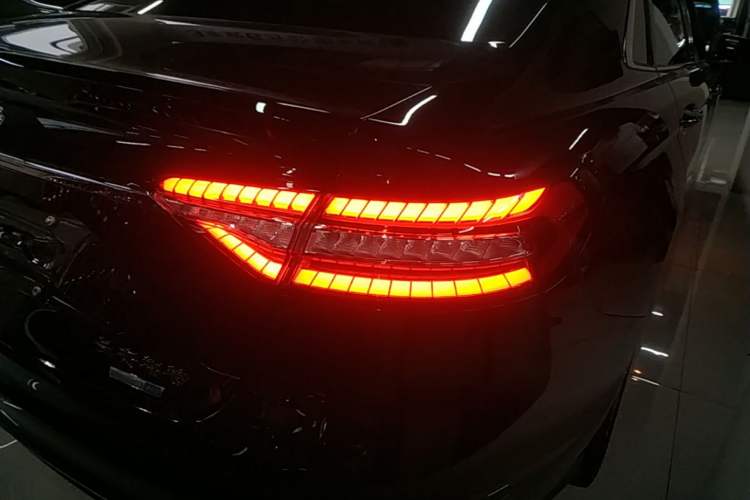 Used Ford Taurus 2019 EcoBoost 245 Premium Edition Right Rear Taillight
