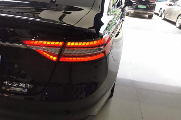 Used Ford Taurus 2019 EcoBoost 245 Comfort Edition Right Rear Taillight