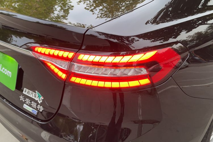 Used Ford Taurus 2019 EcoBoost 245 Comfort Edition Right Rear Taillight