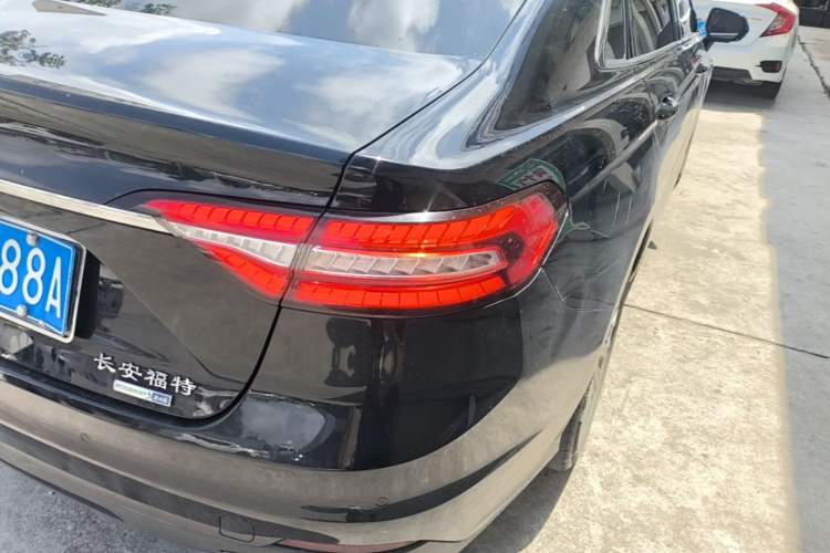 Used Ford Taurus 2019 EcoBoost 245 Comfort Edition Right Rear Taillight