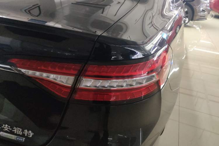 Used Ford Taurus 2019 EcoBoost 245 Premium Edition Right Rear Taillight