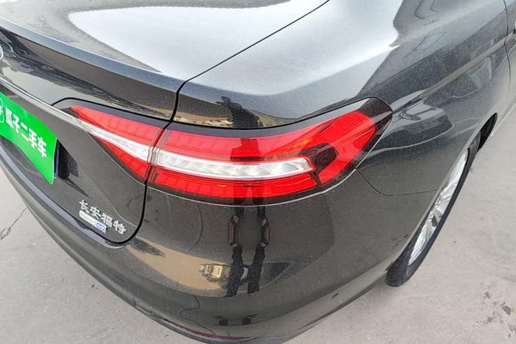 Used Ford Taurus 2019 EcoBoost 245 Comfort Edition Right Rear Taillight