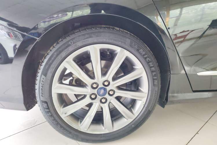 Used Ford Taurus 2019 EcoBoost 245 Premium Edition Right Rear Wheel Hub