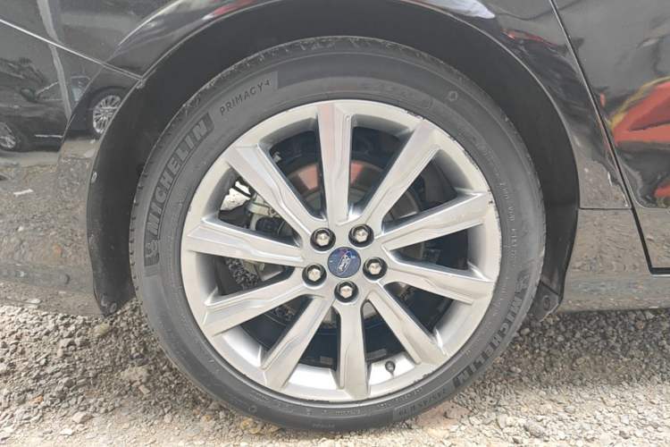 Used Ford Taurus 2019 EcoBoost 245 Premium Edition Right Rear Wheel Hub