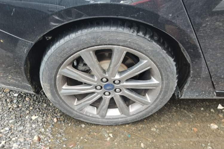 Used Ford Taurus 2019 EcoBoost 245 Premium Edition Right Rear Wheel Hub