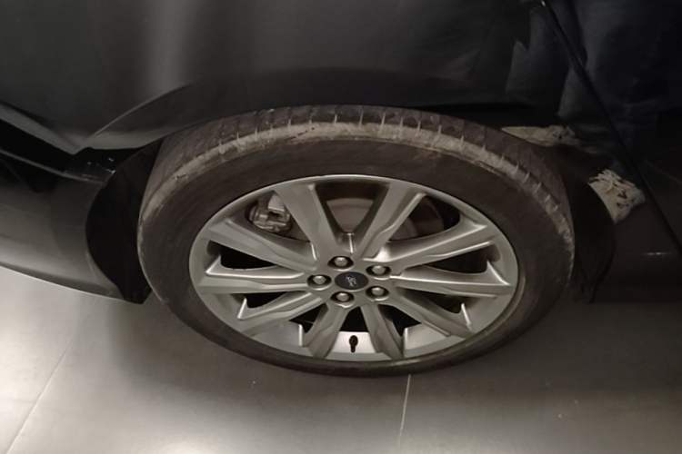 Used Ford Taurus 2019 EcoBoost 245 Premium Edition Right Rear Wheel Hub