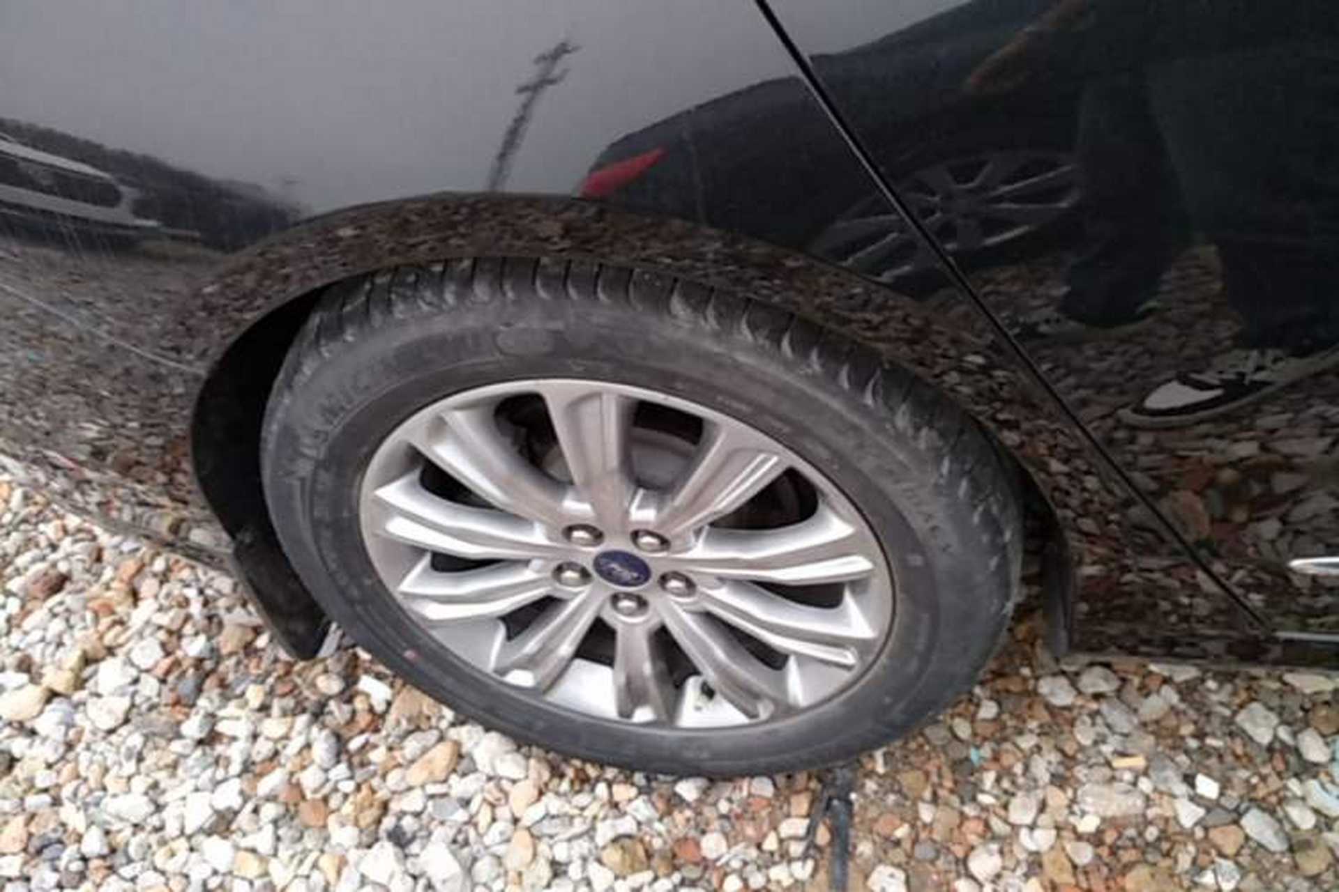 Used Ford Taurus 2019 EcoBoost 245 Comfort Edition Right Rear Wheel Hub