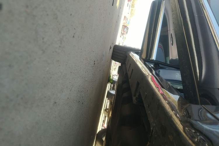 Used Ford Taurus 2019 EcoBoost 245 Comfort Edition Right Side Sill