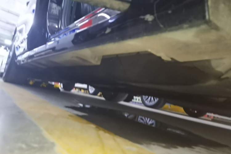 Used Ford Taurus 2019 EcoBoost 245 Premium Edition Right Side Sill