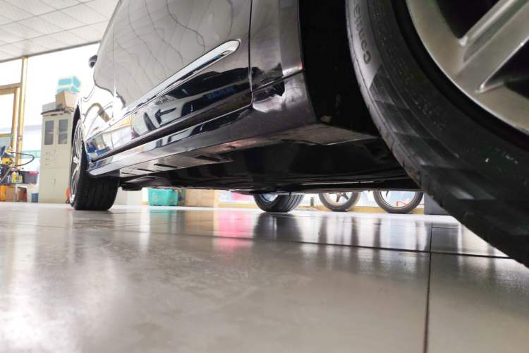 Used Ford Taurus 2019 EcoBoost 245 Premium Edition Right Side Sill