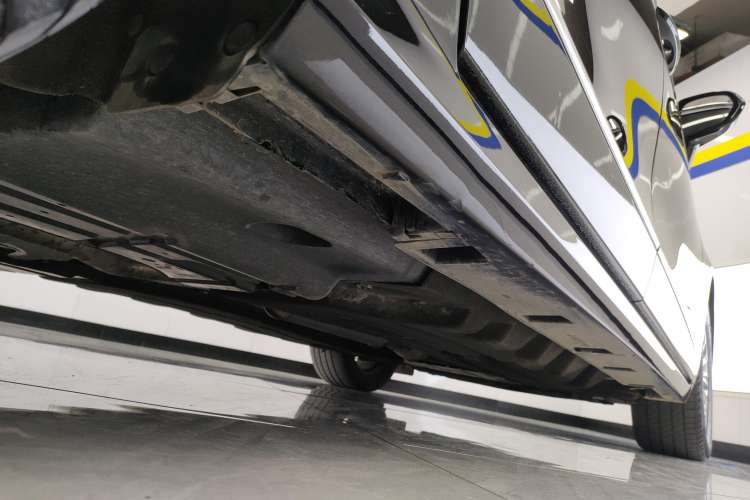 Used Ford Taurus 2019 EcoBoost 245 Comfort Edition Right Side Sill