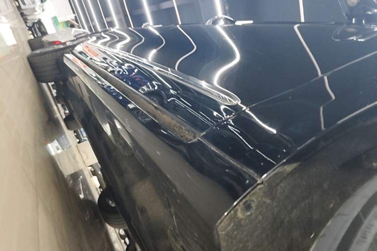 Used Ford Taurus 2019 EcoBoost 245 Premium Edition Right Side Sill